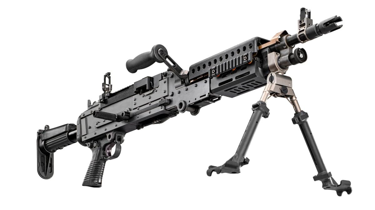 FN M240L seen from the front right on its bipod